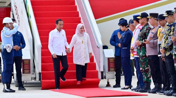 Presiden Joko Widodo Gunakan Pesawat Kepresidenan Berbadan Besar Mendarat Perdana di Bandara IKN